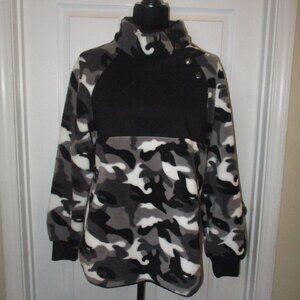 White Birch Black White Gray Camo Fleece Pullover Small NEW